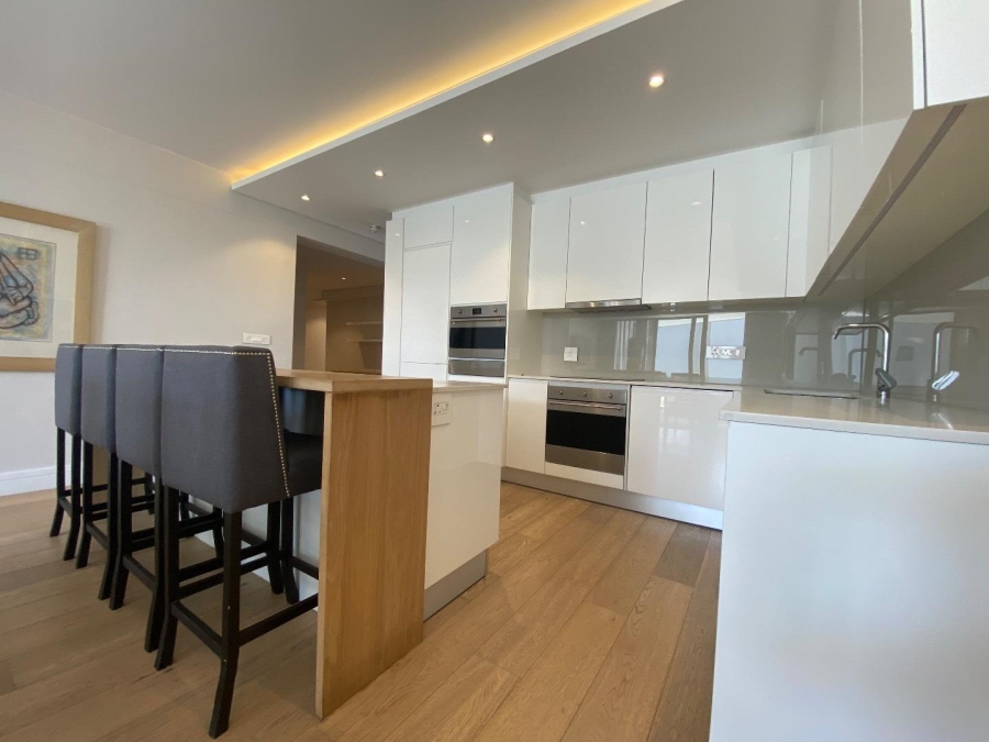 2 Bedroom Property for Sale in Sea Point Western Cape